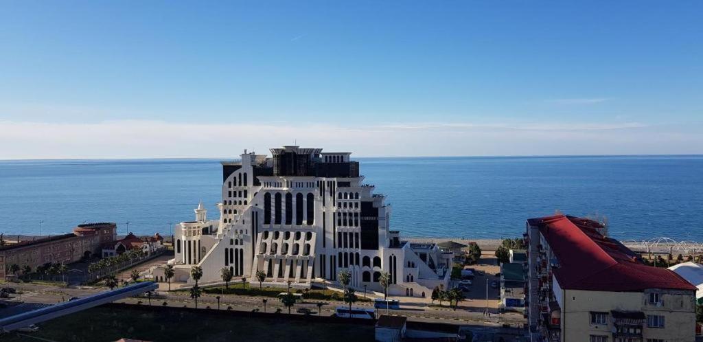 Sea Apartments バトゥーミ エクステリア 写真